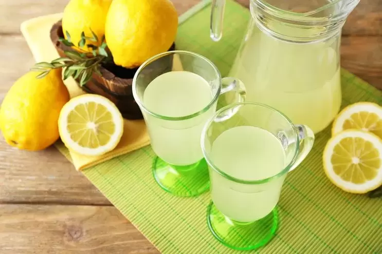 lemon water to drink